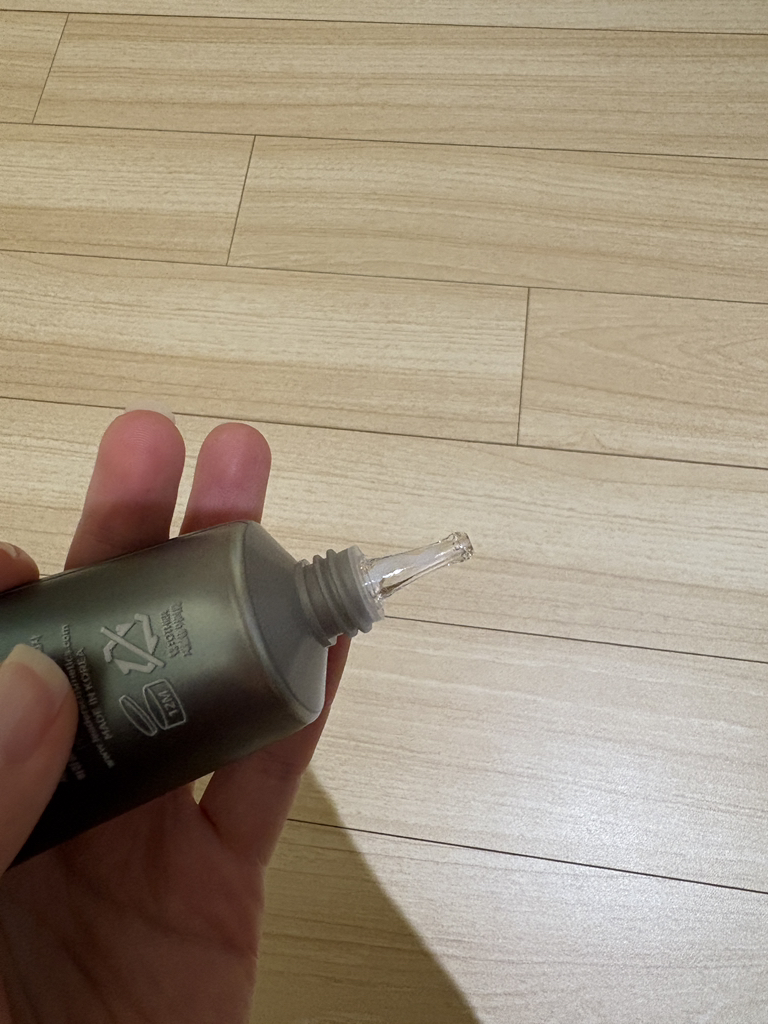 绿色胶原蛋白面部眼霜的真实用户使用照片