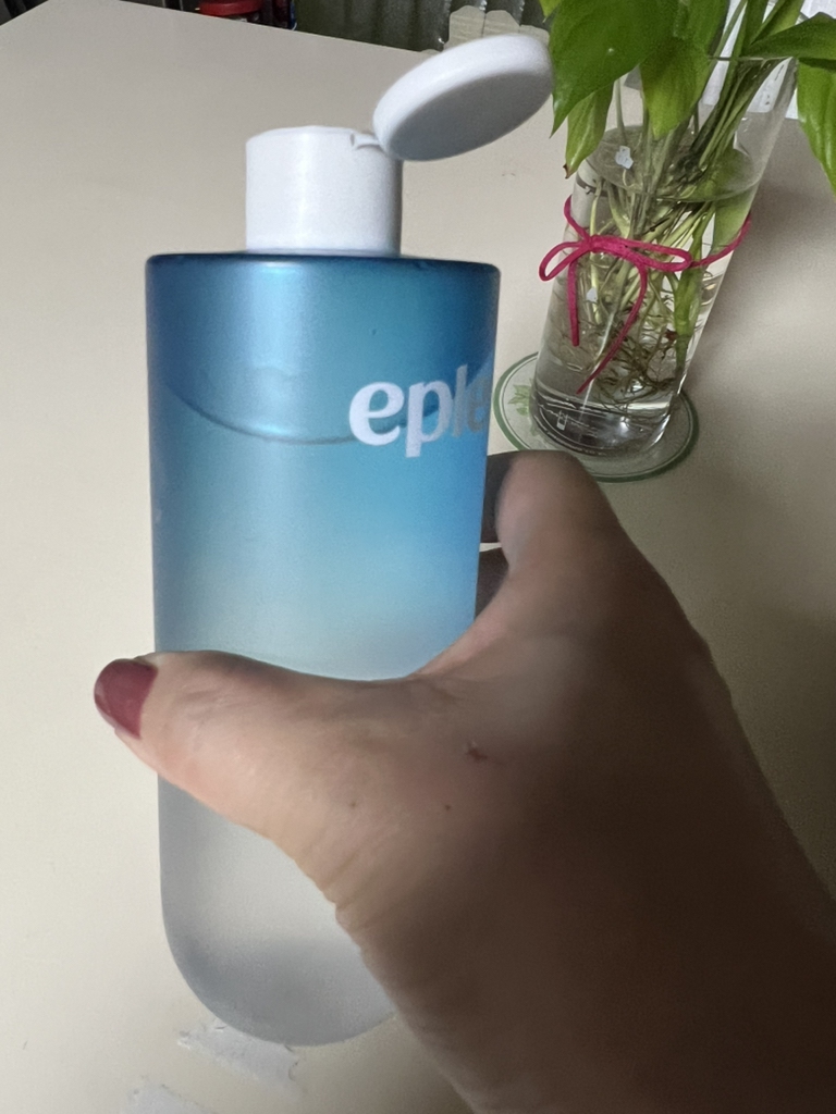 保湿爽肤水的真实用户使用照片