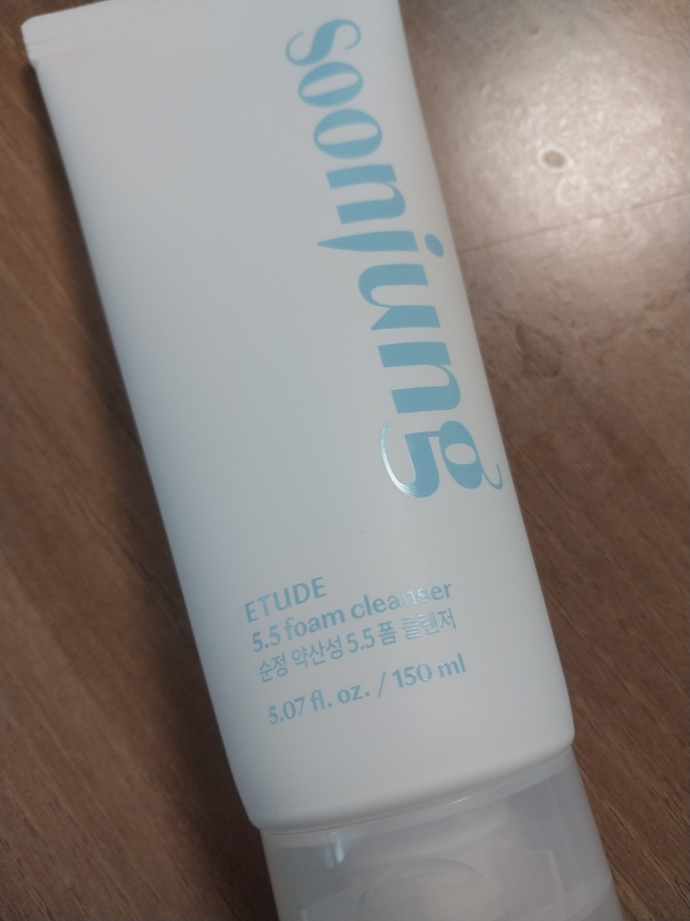 에뛰드 (ETUDE) 순정 약산성 5.5 폼 클렌저 review image