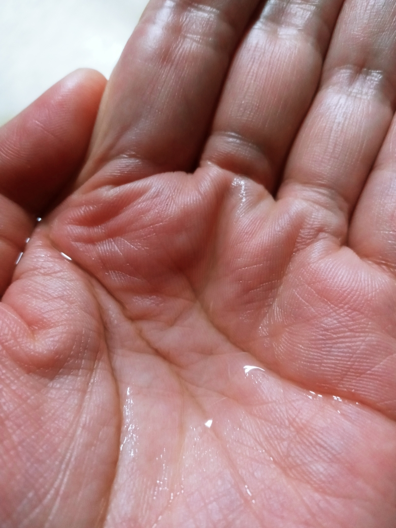 Ảnh đánh giá thực tế của người dùng về Toner chiết xuất từ cây cỏ ba lá