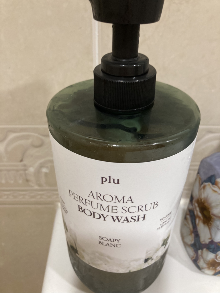 플루 (Plu) 아로마 퍼퓸 스크럽 바디워시 소피 블랑 review image