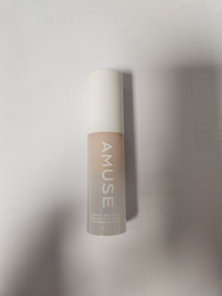어뮤즈 (AMUSE) 세라믹 스킨 퍼펙터 파운데이션 [SPF40/PA++][01 포슬린] review image