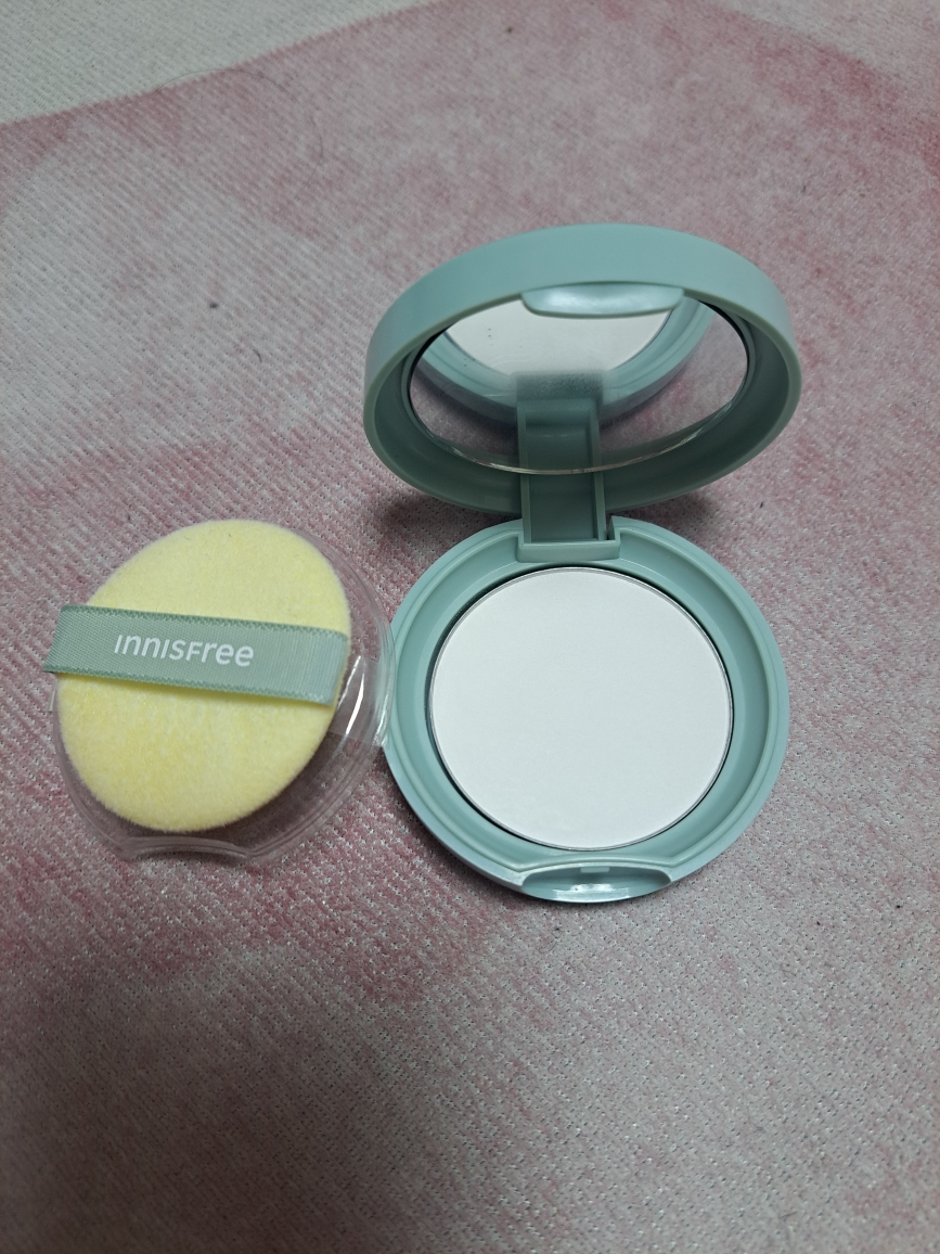 이니스프리 (INNISFREE) 노세범 미네랄 팩트 review image