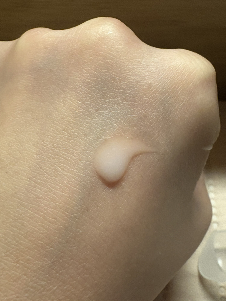 비욘드 (BEYOND) 엔젤아쿠아 워터 에센스 인 로션 review image