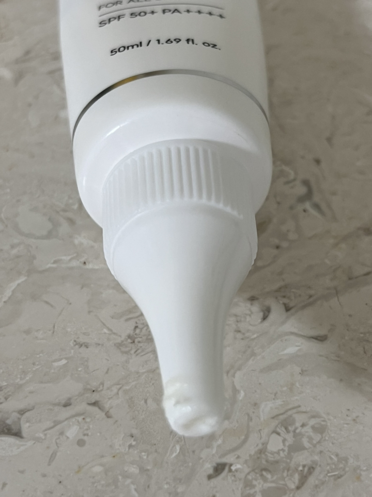 르메이엘 (LeMeill) uv프로텍터 워터 선스크린 [SPF50+/PA++++] review image