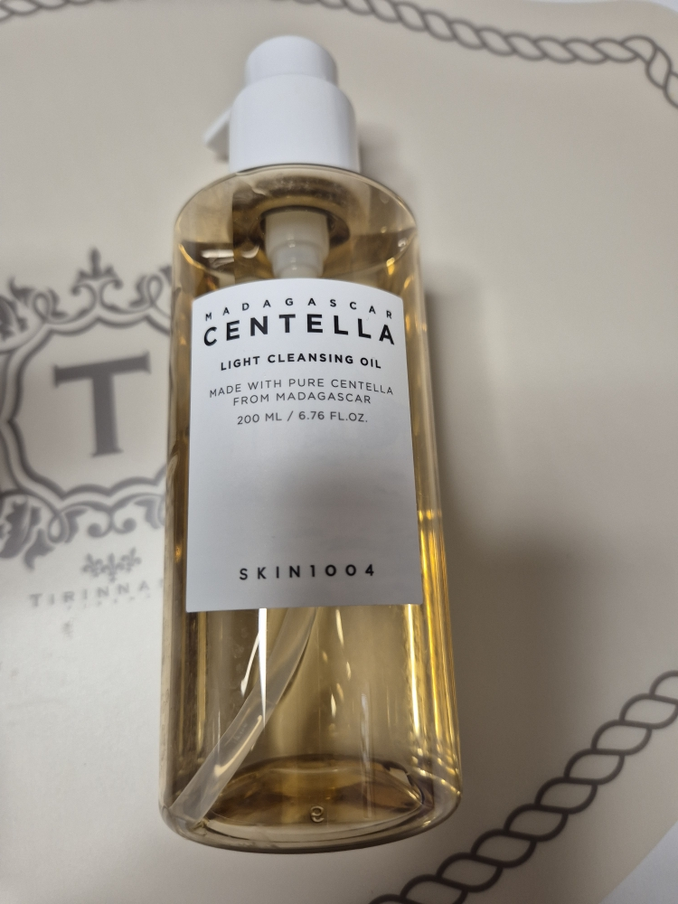 Ảnh đánh giá thực tế của người dùng về Madagascar Centella Light Cleansing Oil