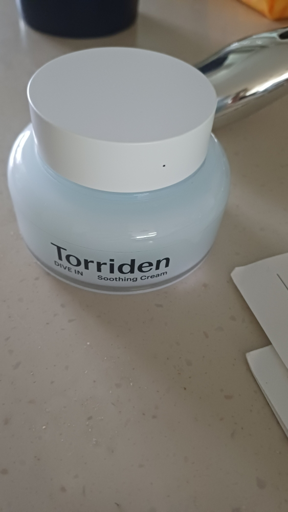 必需口罩 [高密度玻尿酸补水]的真实用户使用照片