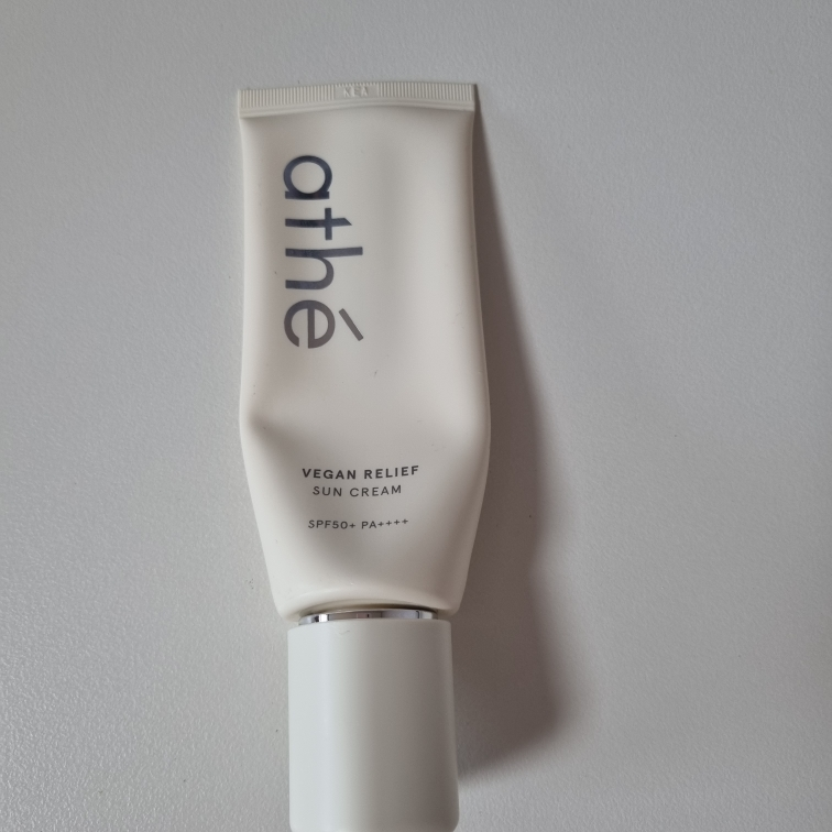 아떼 (athe) 비건 릴리프 무기자차 선크림 [SPF50+/PA++++] review image