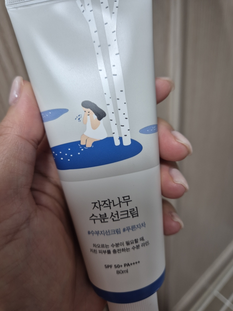 白桦树水分防晒霜 [SPF50+/PA++++]的真实用户使用照片