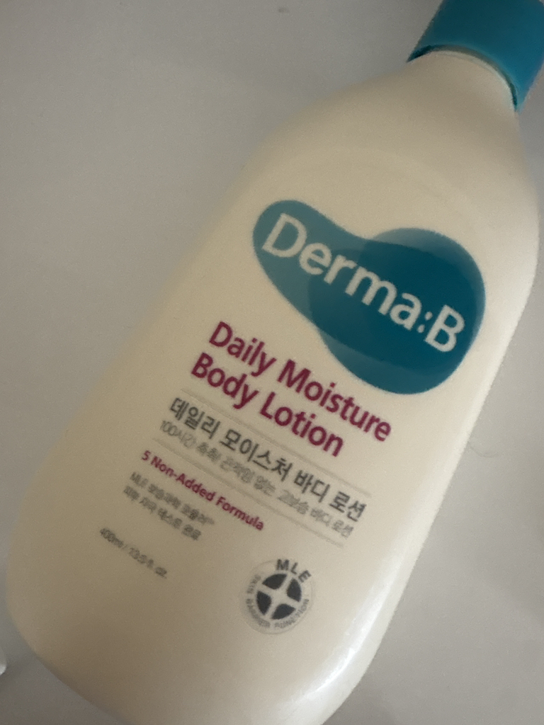 Ảnh đánh giá thực tế của người dùng về Kem dưỡng ẩm hàng ngày cho cơ thể