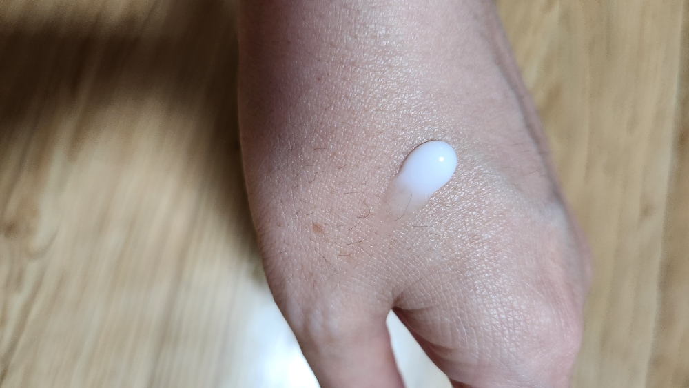 保湿霜的真实用户使用照片