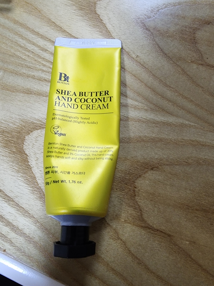 Ảnh đánh giá thực tế của người dùng về Kem dưỡng tay bơ hạt mỡ và dừa
