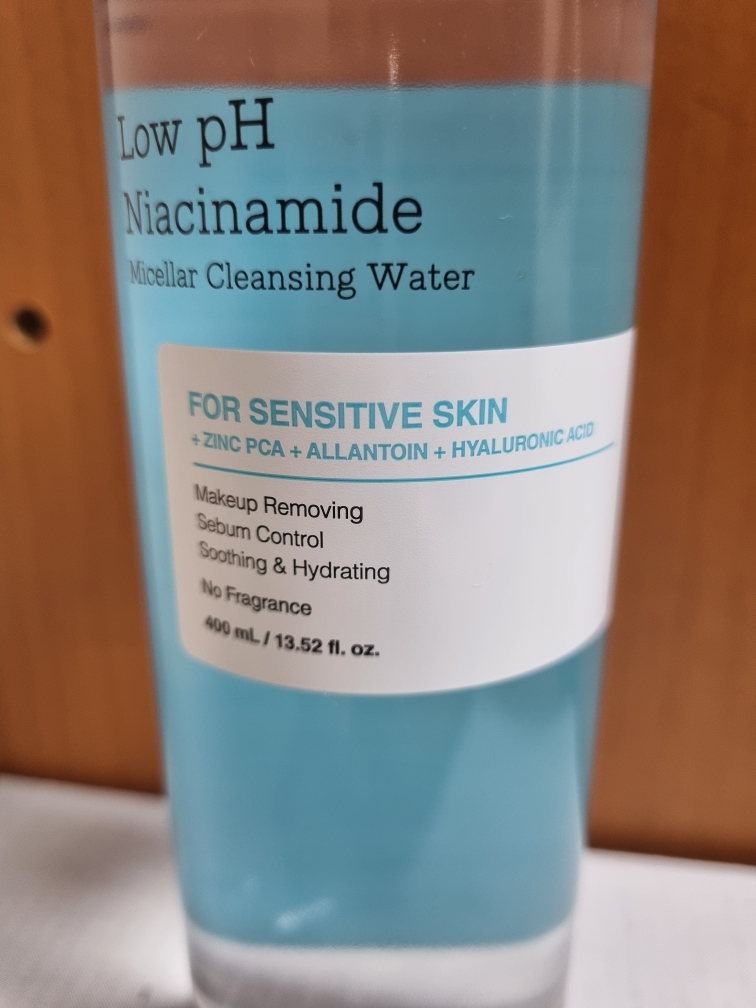 弱酸性烟酰胺胶束洁肤水的真实用户使用照片