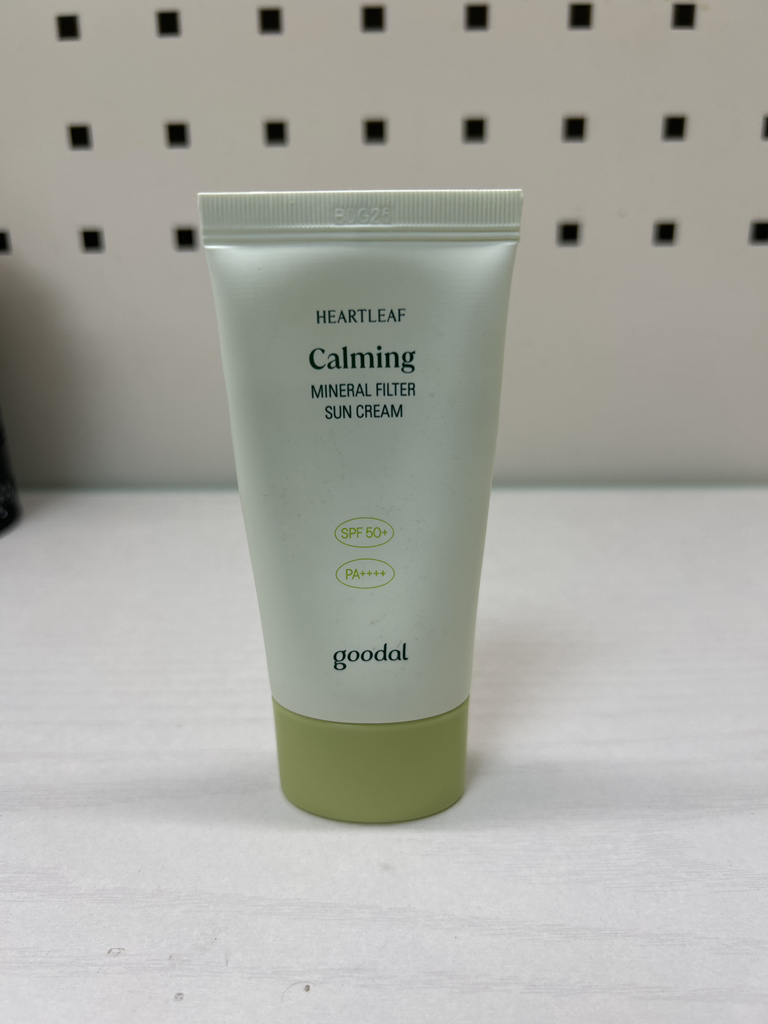 goodal Kem chống nắng không chứa hóa chất với chiết xuất từ cây ngải cứu [SPF50+/PA++++] review image