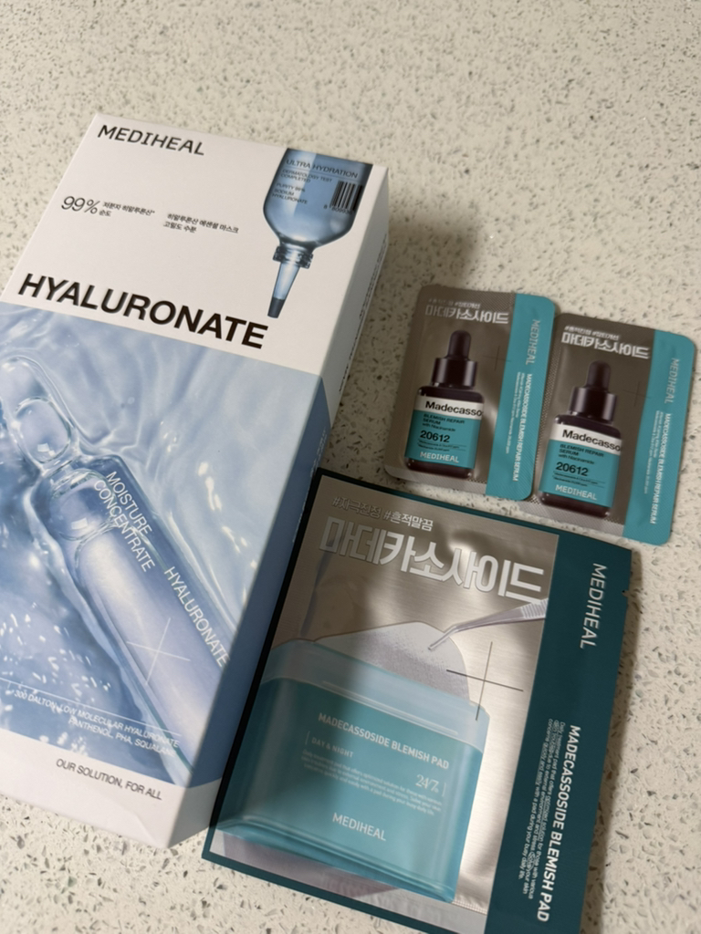 必需口罩 [高密度玻尿酸补水]的真实用户使用照片