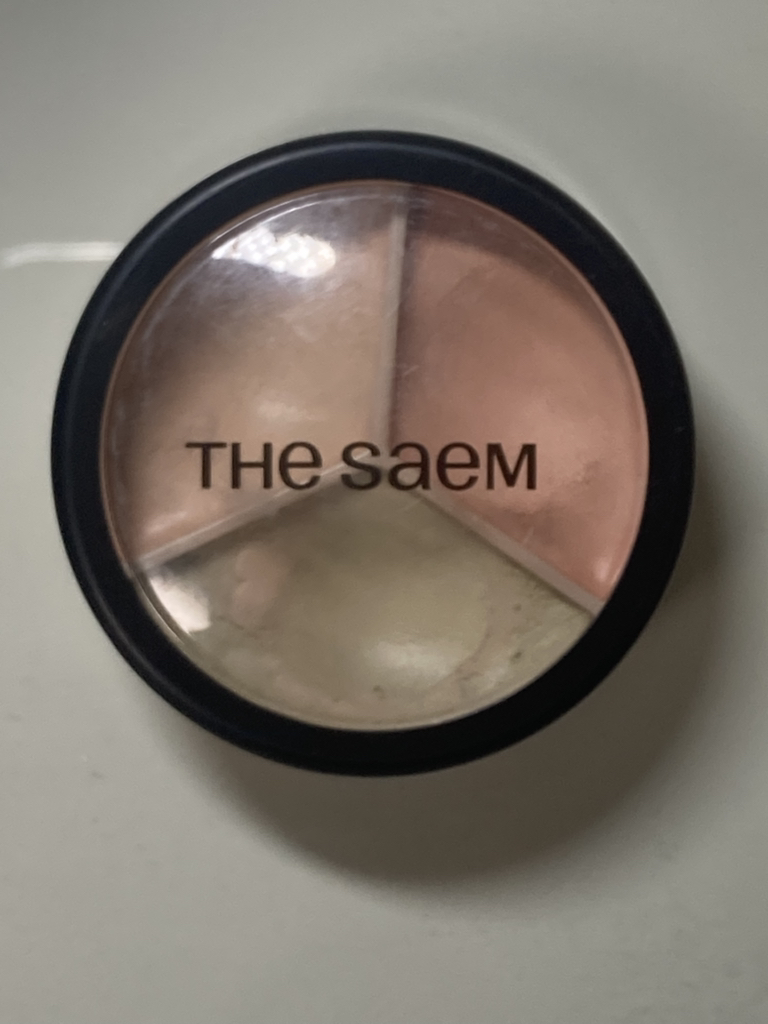 完美遮瑕三重荚遮瑕膏 [01 矫正米色］的真实用户使用照片