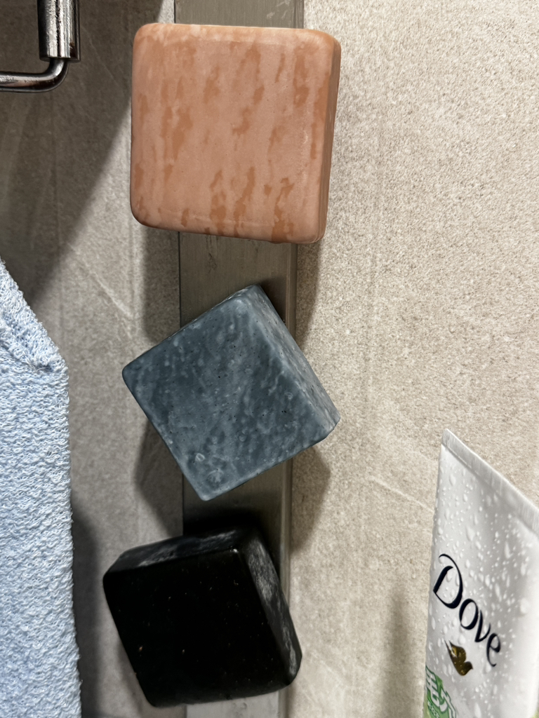 톤28 (TOUN28) S20 플러스 안티댄드러프 두피쿨링 샴푸바 페퍼민트향 review image