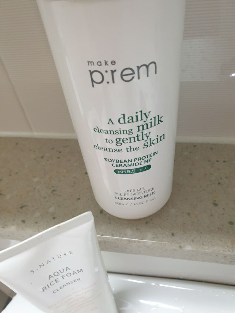 Ảnh đánh giá thực tế của người dùng về Safe Me Relief Moisture Cleansing Foam