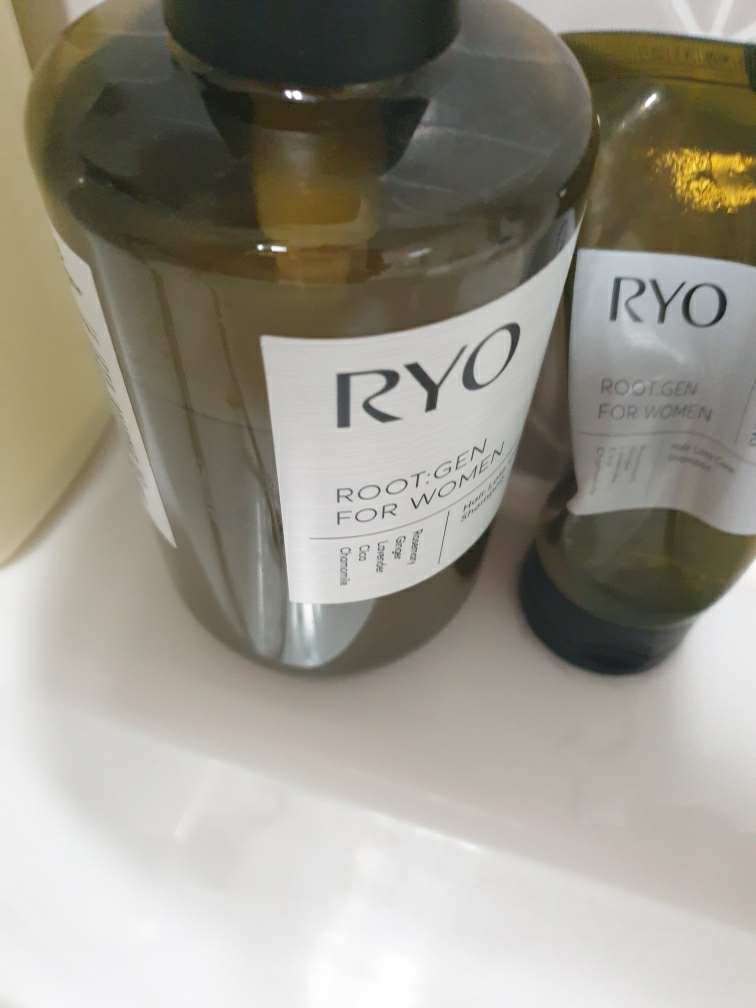 Ảnh đánh giá thực tế của người dùng về Mặt nạ hấp thụ làm sạch da từ cây ngải cứu non