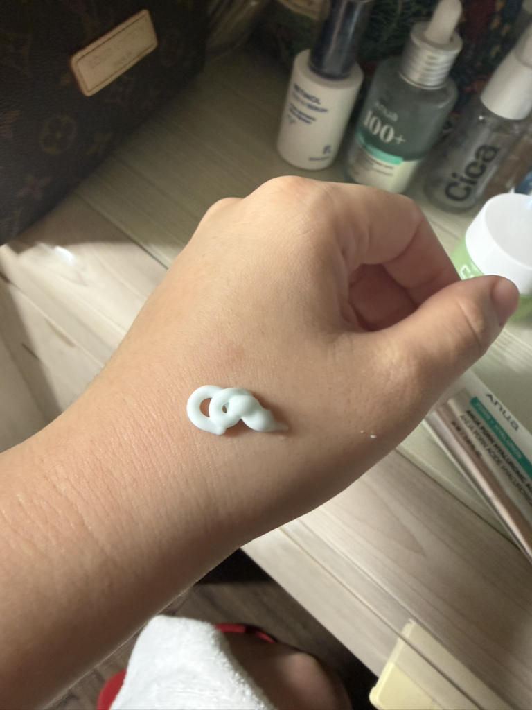 아누아 (Anua) PDRN 히알루론산 100 수분 크림 review image