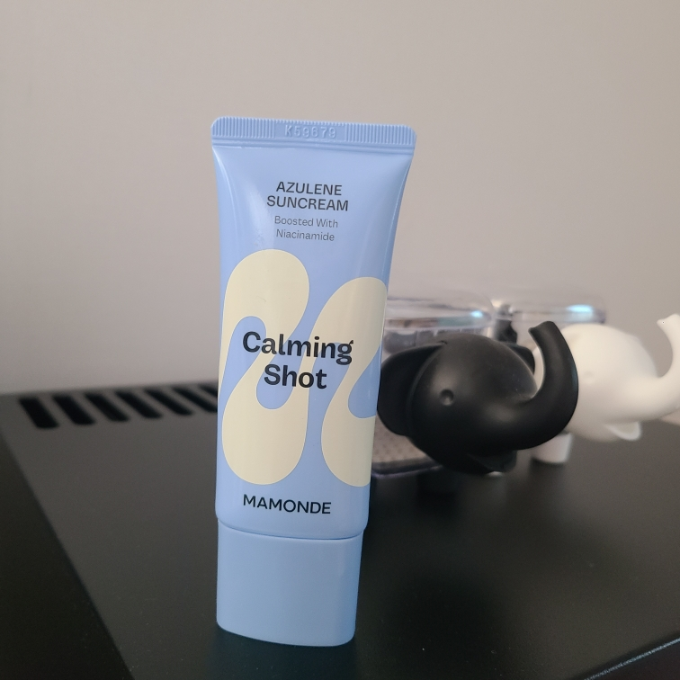 마몽드 (Mamonde) 카밍 샷 아줄렌 선크림 [SPF50+/PA++++] review image