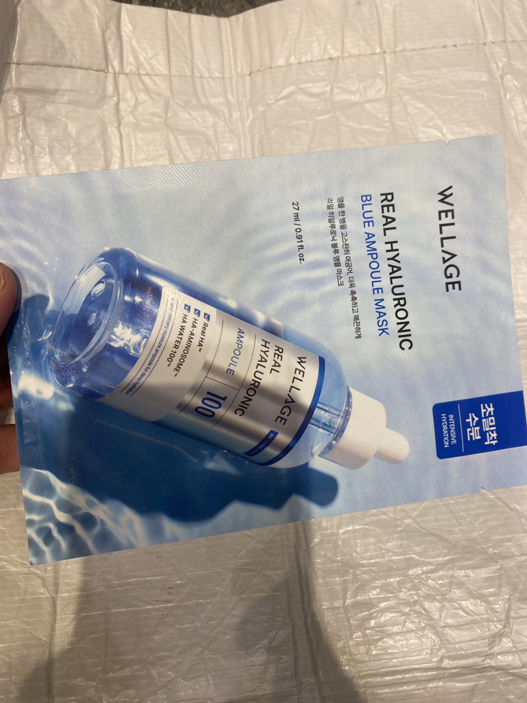 웰라쥬 (WELLAGE) 리얼 히알루로닉 블루 앰플 마스크 review image