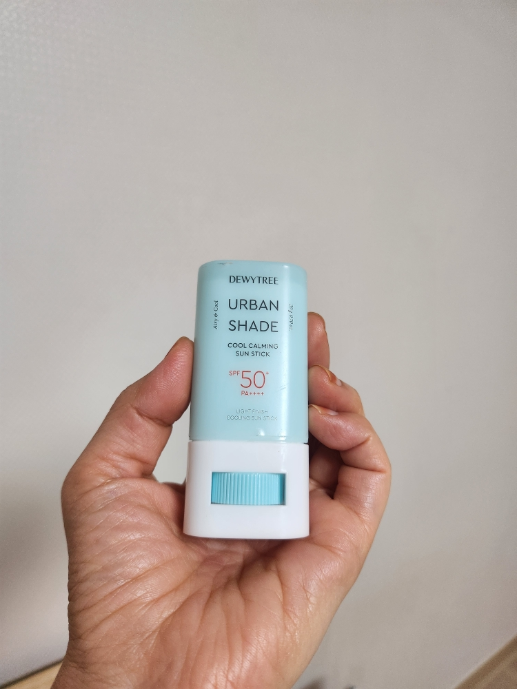 듀이트리 (DEWYTREE) 어반 쉐이드 쿨 카밍 선스틱 [SPF50+/PA++++] review image