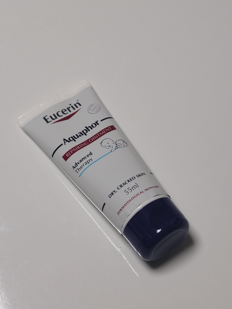 유세린 (Eucerin) 아쿠아퍼 리페어링 오인트먼트 review image