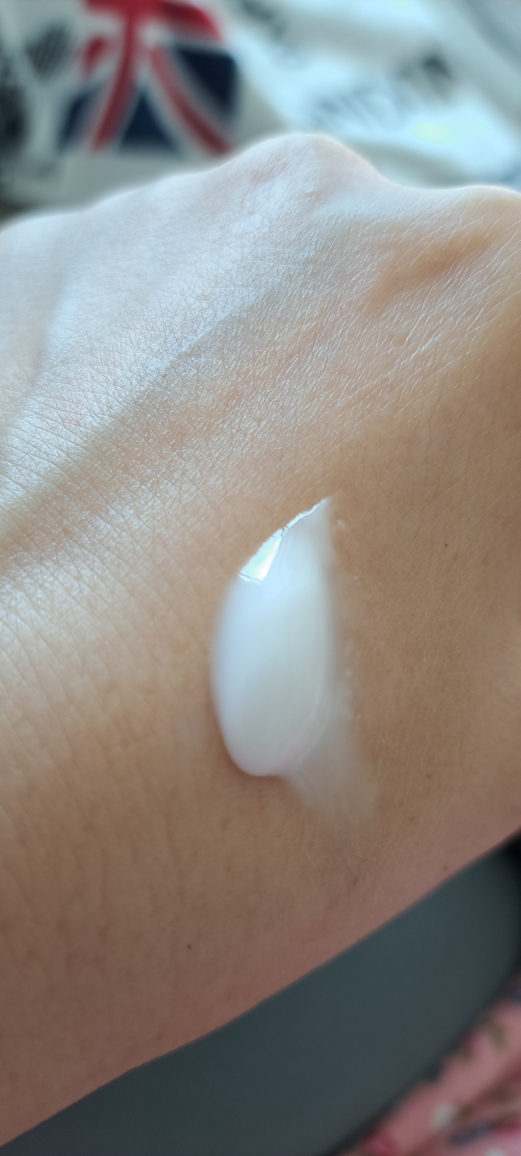 Ảnh đánh giá thực tế của người dùng về Kem dưỡng ẩm từ cây bạch dương