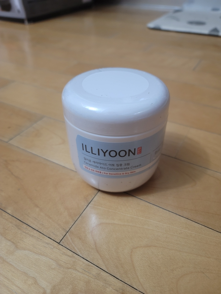 일리윤 (ILLIYOON) 세라마이드 아토 집중 크림 review image