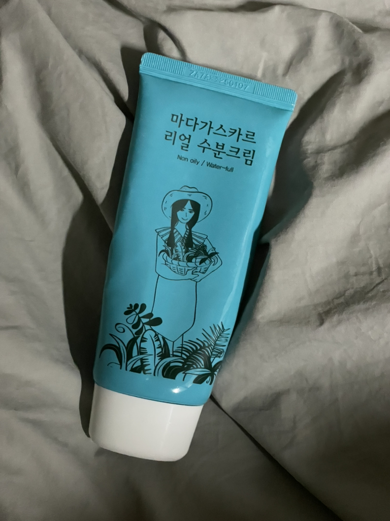 Ảnh đánh giá thực tế của người dùng về Madagascar Real Moisturizing Cream