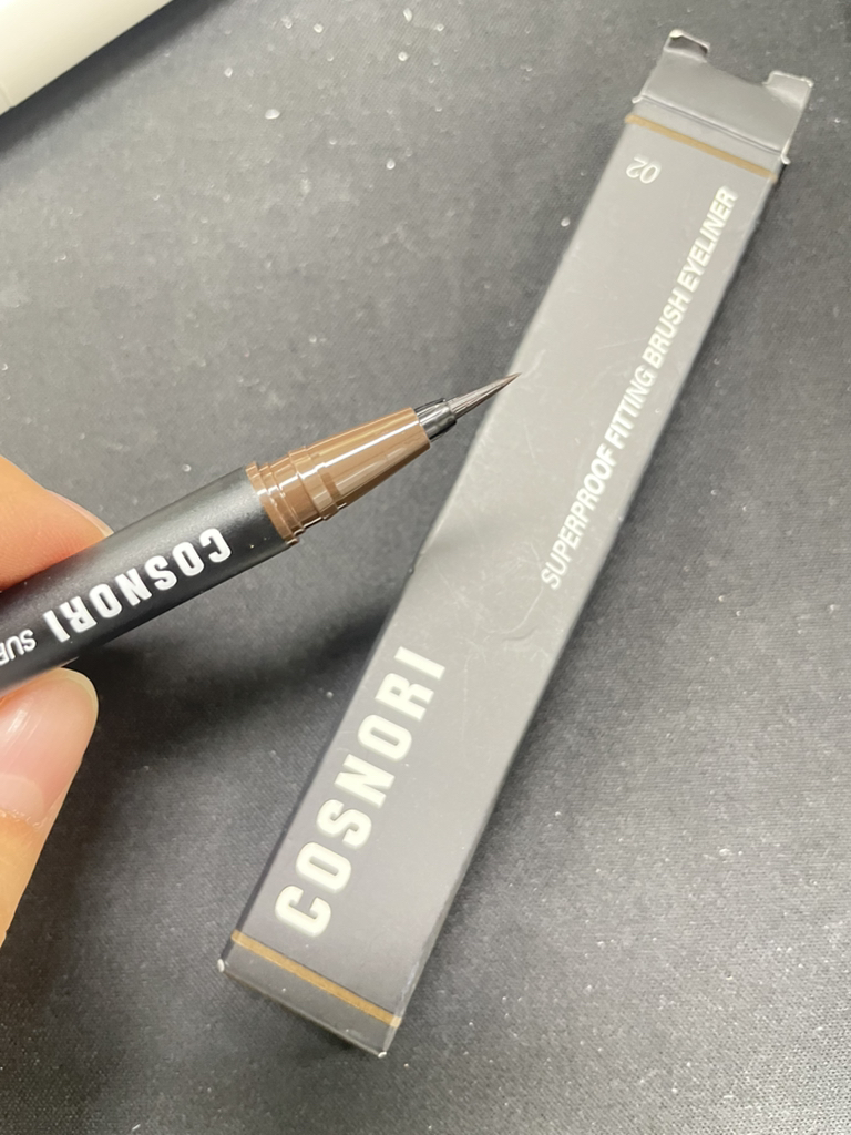 코스노리 (COSNORI) 슈퍼프루프 피팅 브러쉬 아이라이너 [02 블랙브라운] review image