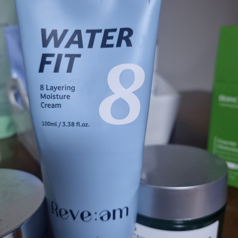 Ảnh đánh giá thực tế của người dùng về Water Fit 8-Layer Moisture-Lock Cream