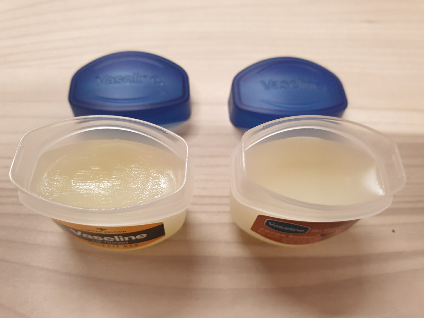 바세린 (Vaseline) 리미티드 에디션 립테라피 [퀸비] review image
