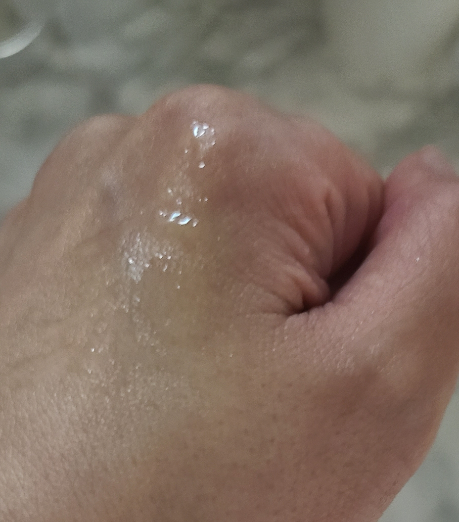 스킨푸드 (SKINFOOD) 로열허니 프로폴리스 인리치 에센스 review image