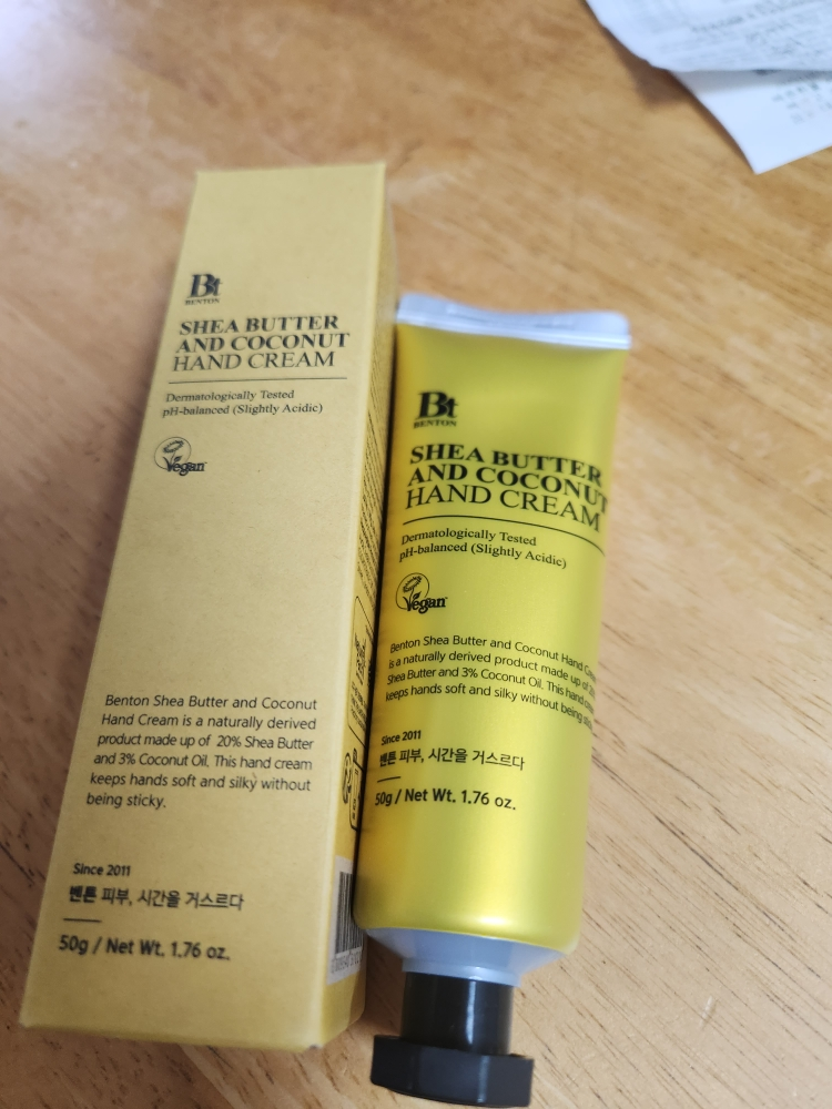 Ảnh đánh giá thực tế của người dùng về Kem dưỡng tay bơ hạt mỡ và dừa