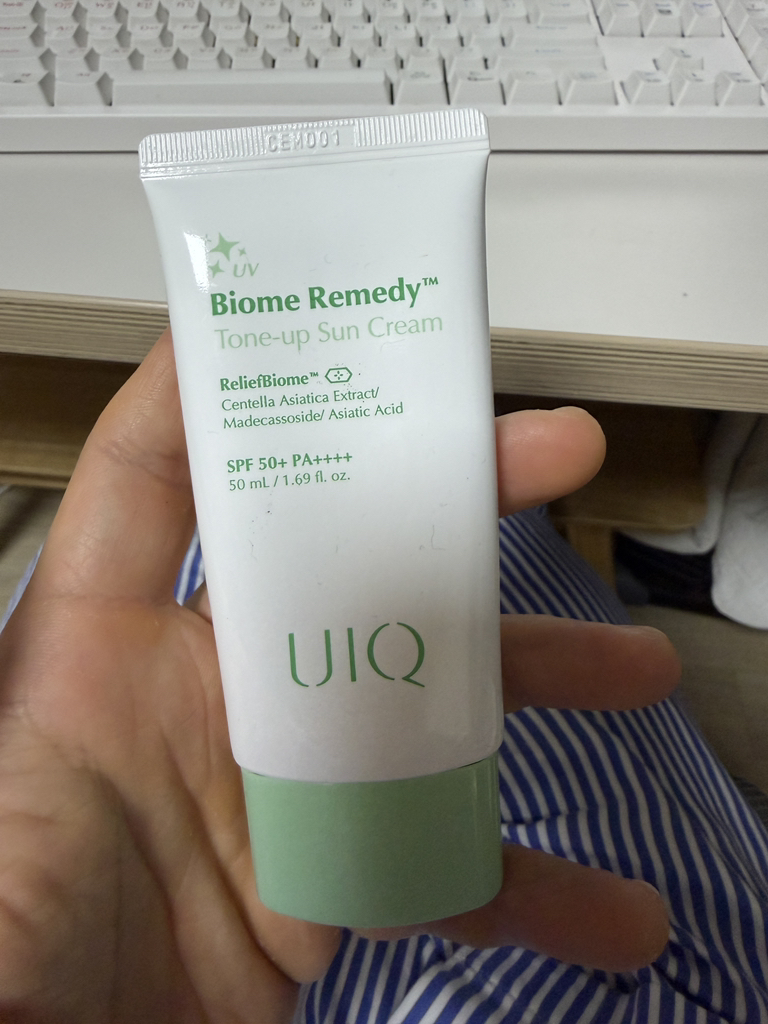 유이크 (UIQ) 바이옴 레미디 톤업 선크림 [SPF50+/PA++++] [그린] review image