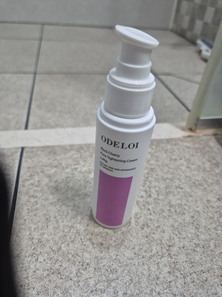 Ảnh đánh giá thực tế của người dùng về Kem thu nhỏ lỗ chân lông Black Cherry Lofdi