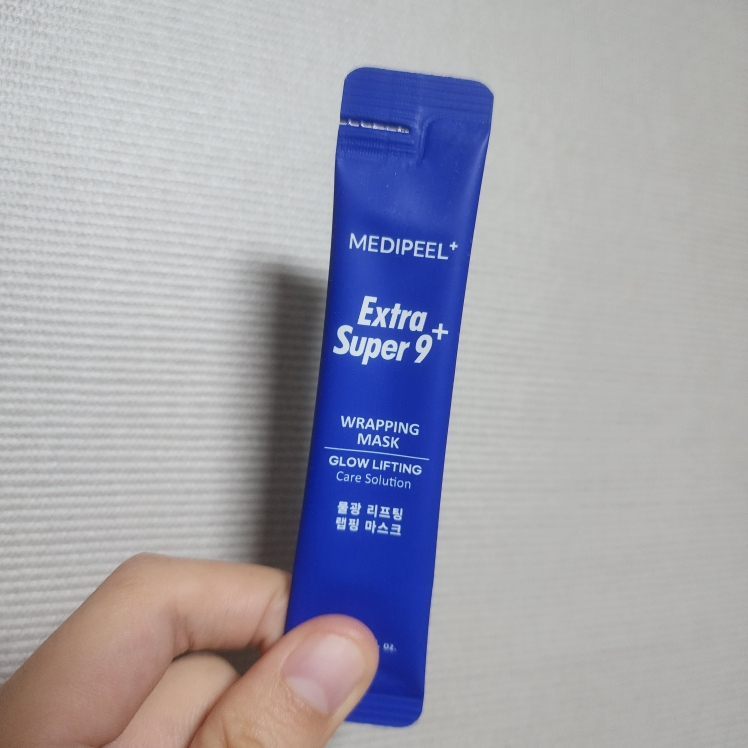 MEDIPEEL Extra Super 9 Plus Water Glow Lifting Wrapping Mask review image