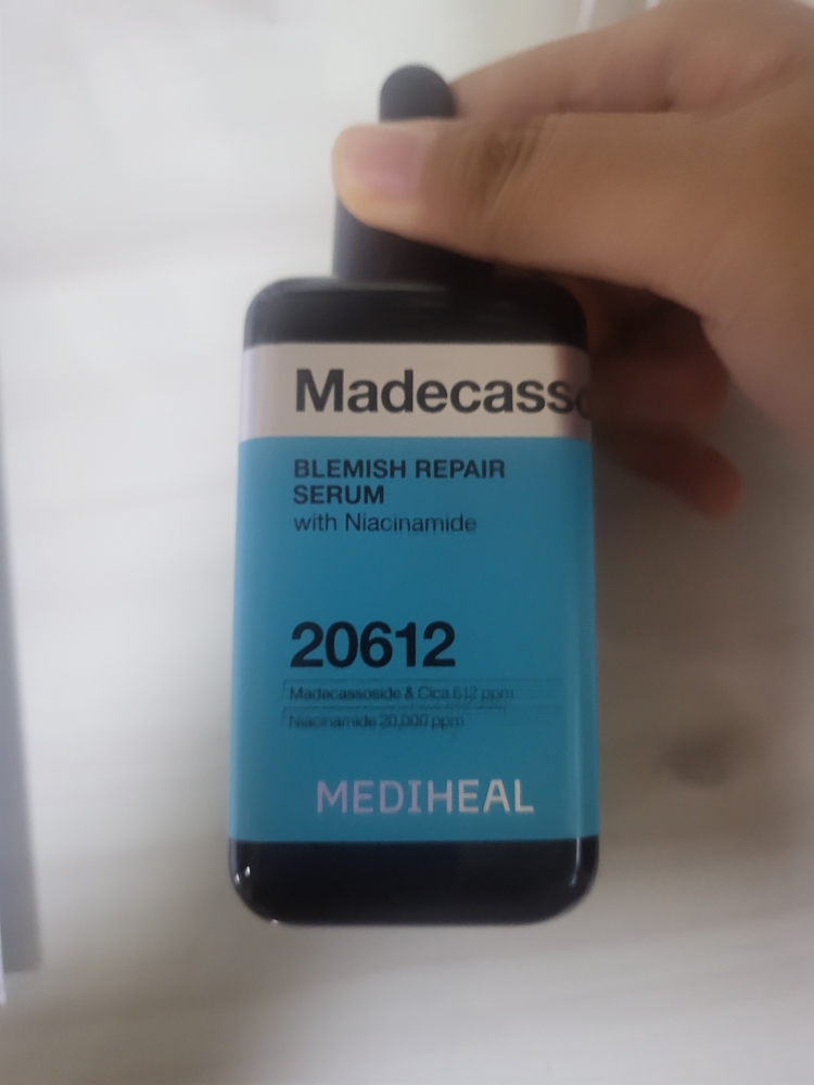 美迪惠尔 麦地卡索苷微量修复精华素 common.review image