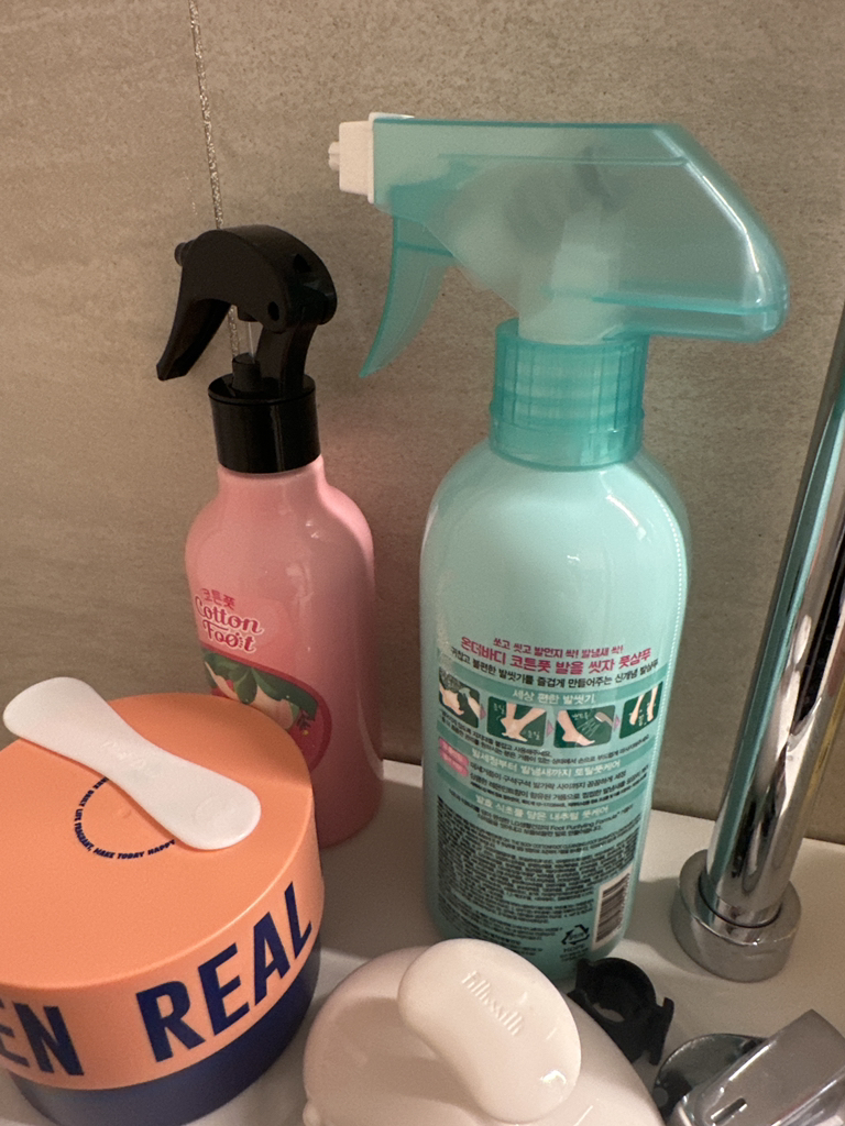 온더바디 (ON:THEBODY) 발을씻자 코튼풋샴푸 [레몬향] review image