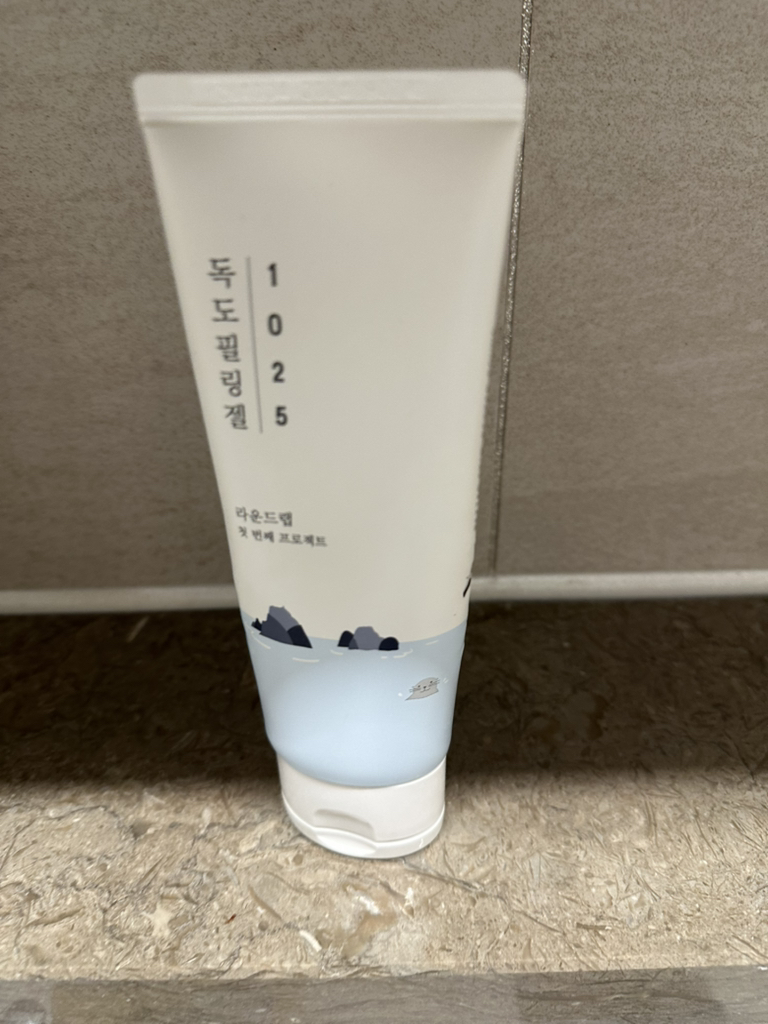 ROUNDLAB 1025 Dokdo Peeling Gel review image