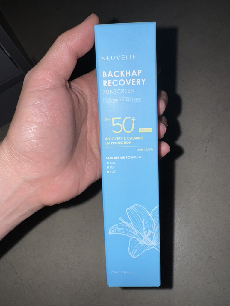뉴베리프 (NEUVELIF) 백합 리커버리 선크림  [SPF50+/PA++++] review image