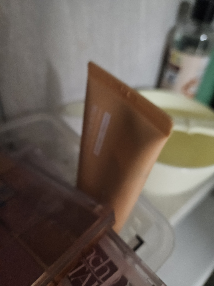 일루미엘 (illumiel+) 스킨 핏 톤업 선크림 [SPF50+/PA++++] review image