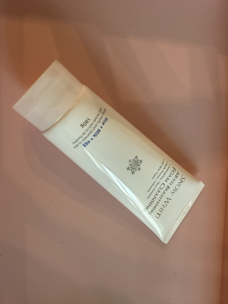 뷰티레시피 (BeautyRecipe) 스노우화이트 멀티브라이트닝 폼클렌징 review image