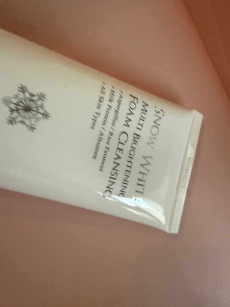 뷰티레시피 (BeautyRecipe) 스노우화이트 멀티브라이트닝 폼클렌징 review image