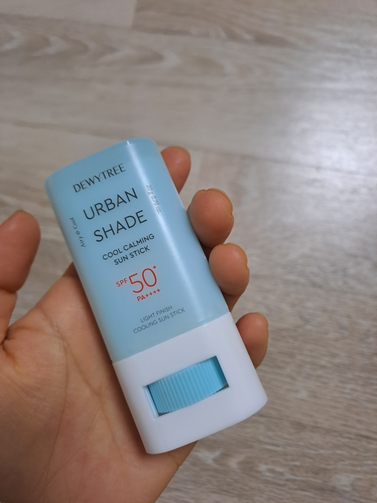 듀이트리 (DEWYTREE) 어반 쉐이드 쿨 카밍 선스틱 [SPF50+/PA++++] review image