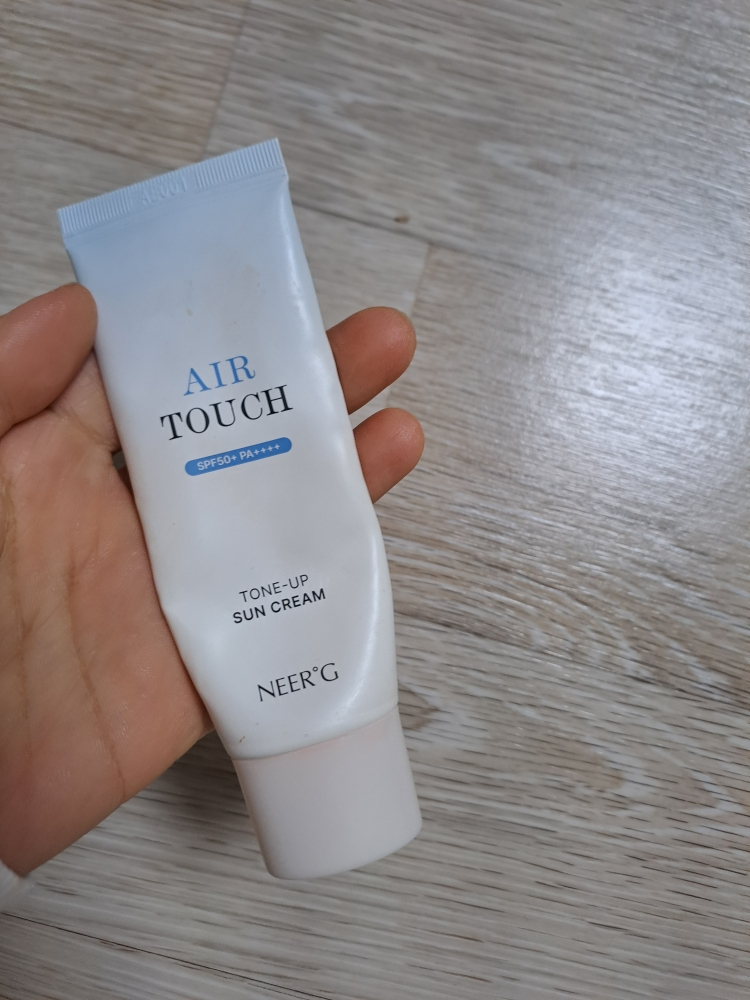 니얼지 (NEER'G) 에어터치 톤업 선크림 [SPF50+/PA++++] review image