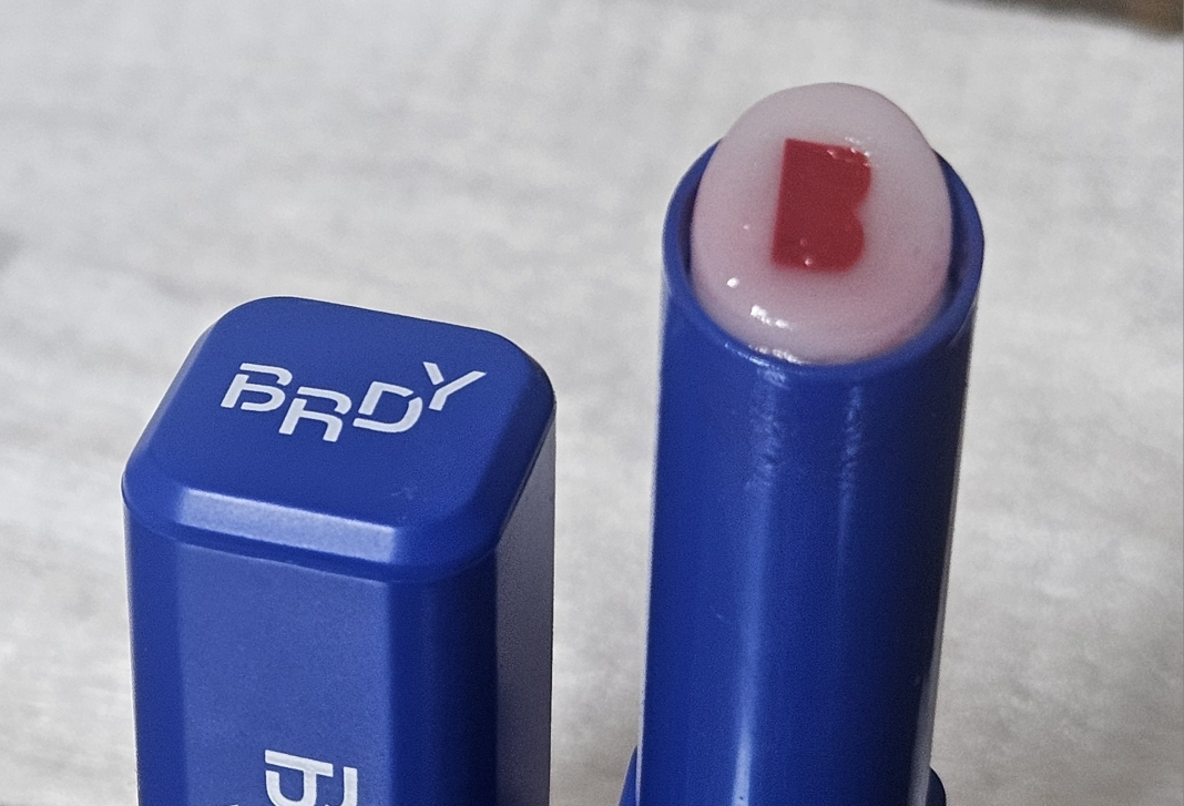 비레디 (B.READY) 웨이크업 생기 립밤 [01 화사 생기] review image