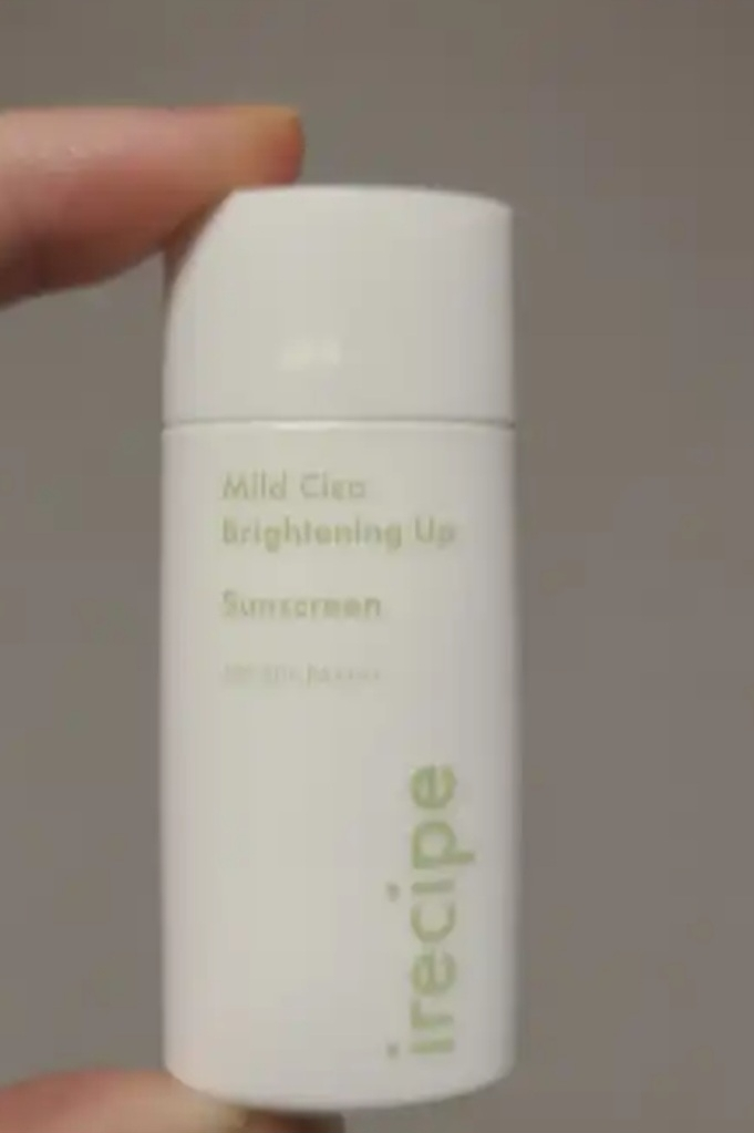 아이레시피 (irecipe) 마일드 시카 브라이트닝 업 선스크린 [SPF50+/PA++++] review image